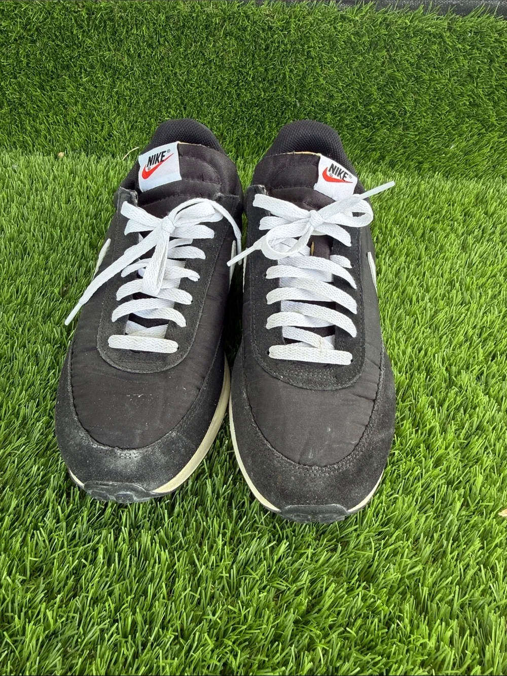 Nike Men’s Black and White Casual Retro Sneakers